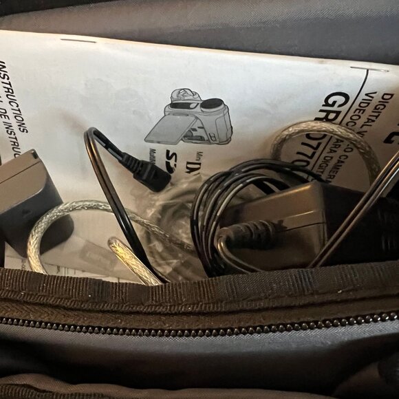 JVC GR-D770 Mini DV  Flash Media Camcorder - Picture 4 of 5